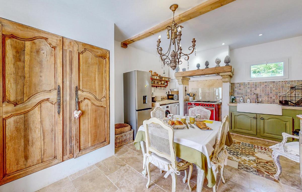 Nice Home In Port-Sainte-Foy-Pontch - Housity