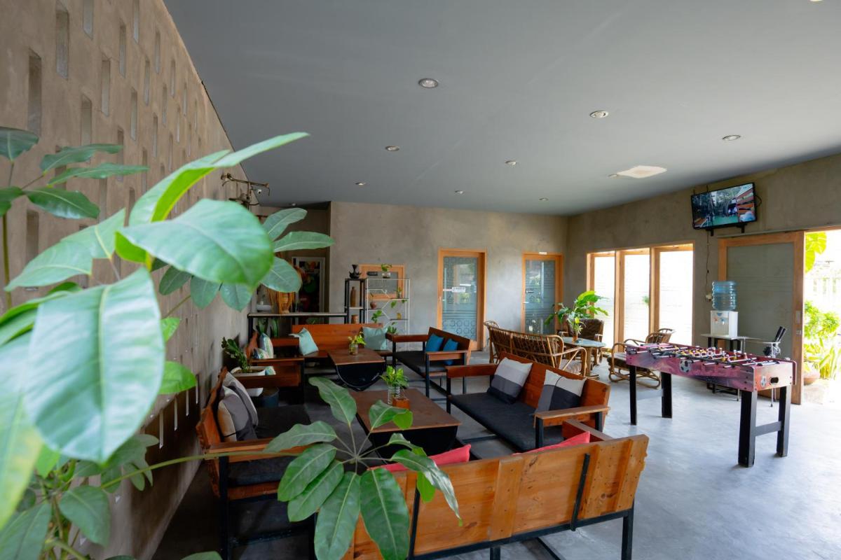 RedDoorz Syariah near Lombok Epicentrum Mall - Housity