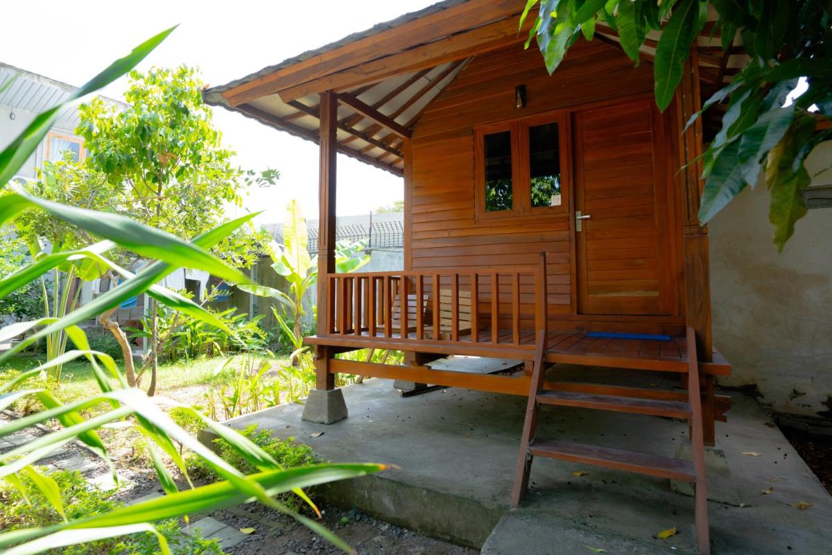 Suitetrails - RedDoorz Syariah near Lombok Epicentrum Mall
