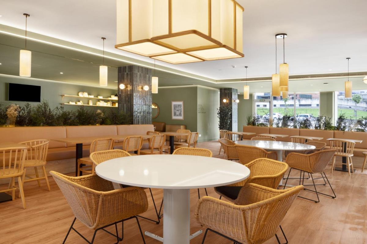 B&B HOTEL Castro Urdiales - Housity