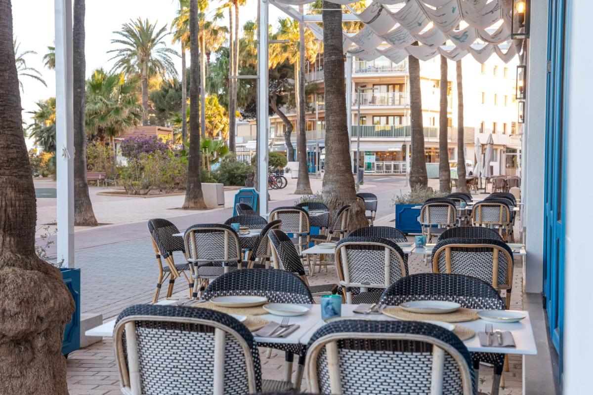 Un restaurante o sitio para comer en Hotel Honucai