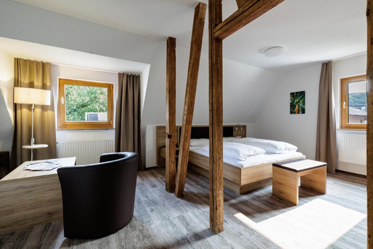 Flair Hotel Gasthof zum Hirsch - Housity