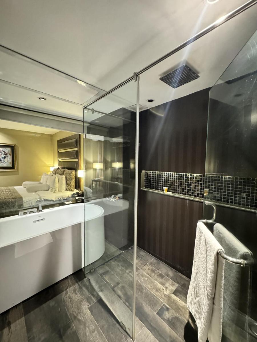 Four Points by Sheraton Lahore - Hizvo