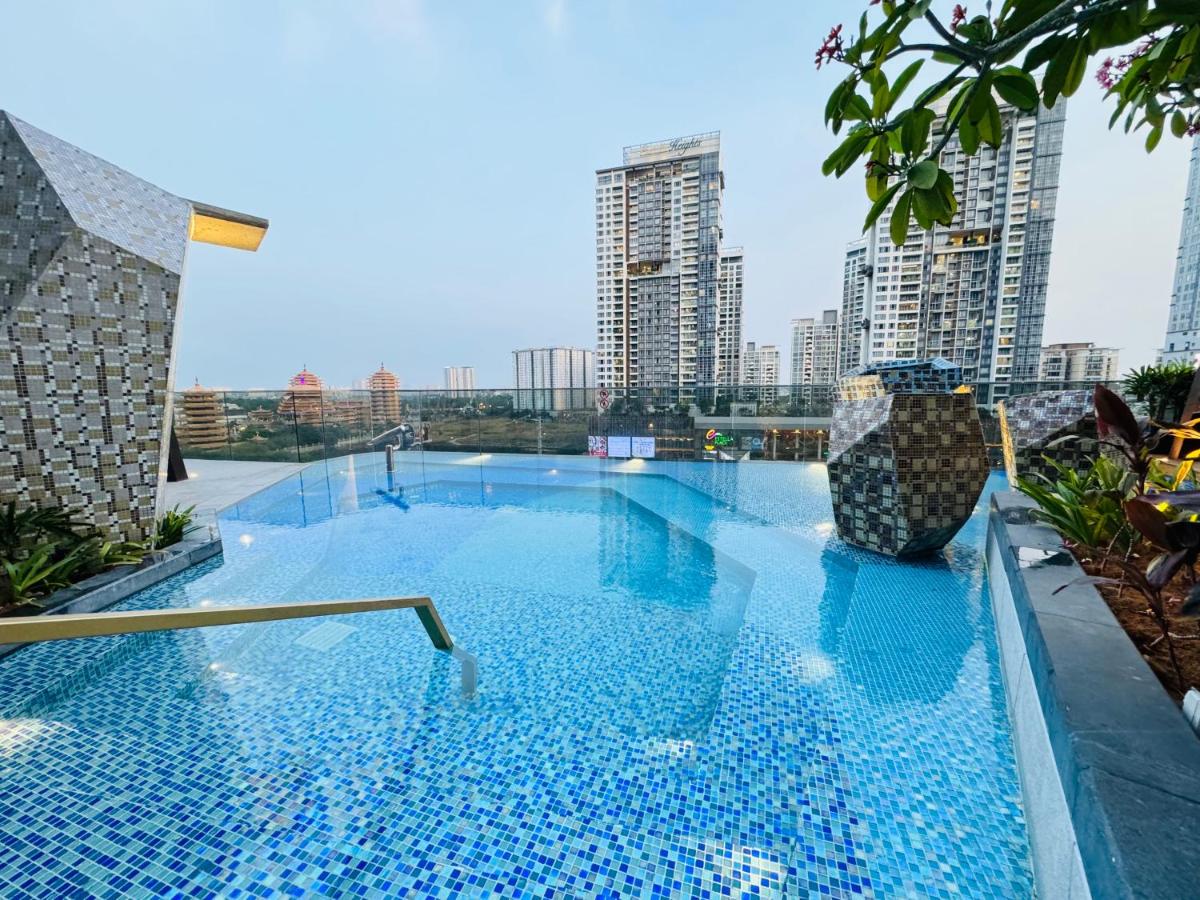 Suitetrails - Lumiere Riverside Condotel in HCMC