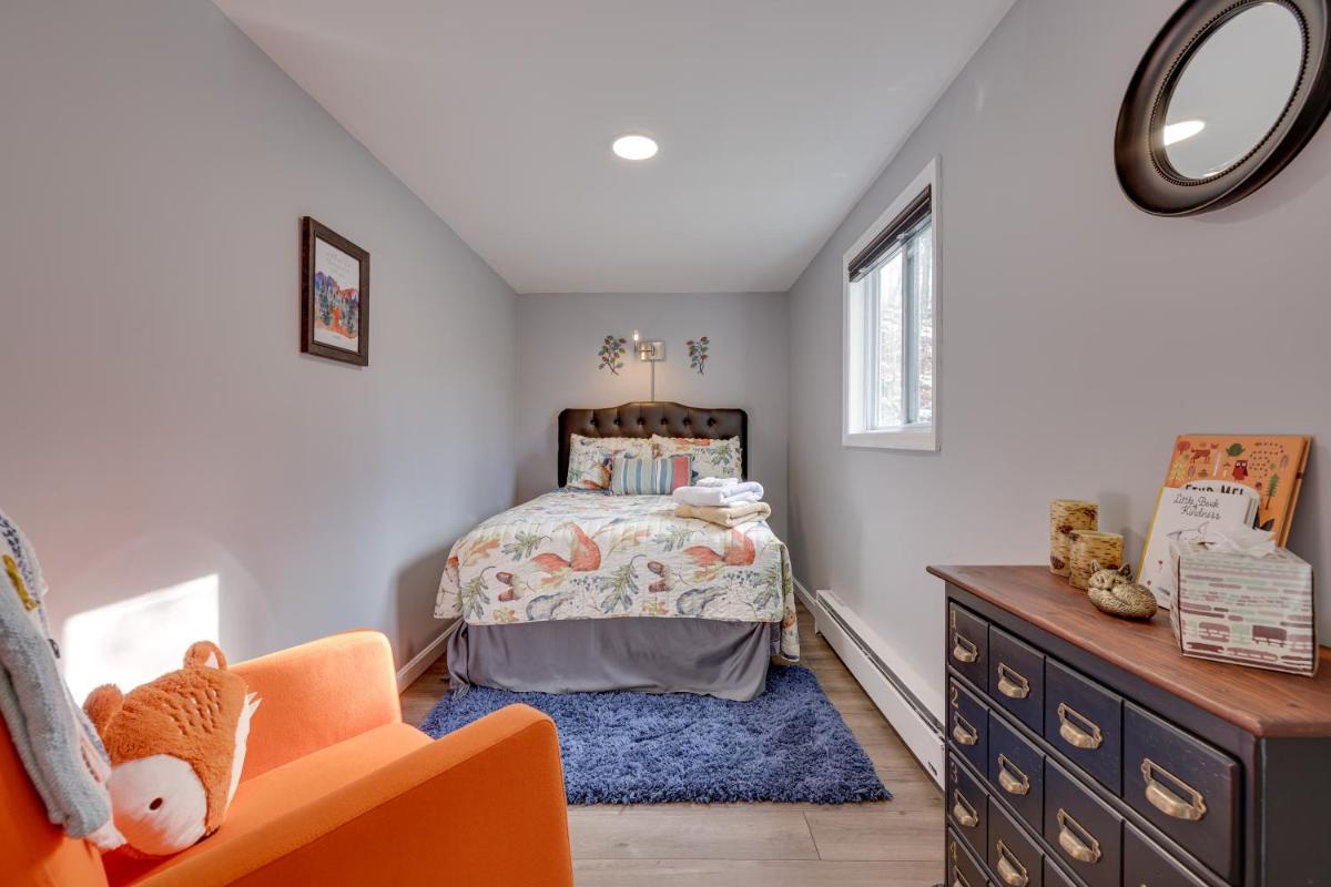 Van Gogh themed home-All Community Amenities Included! - Housity