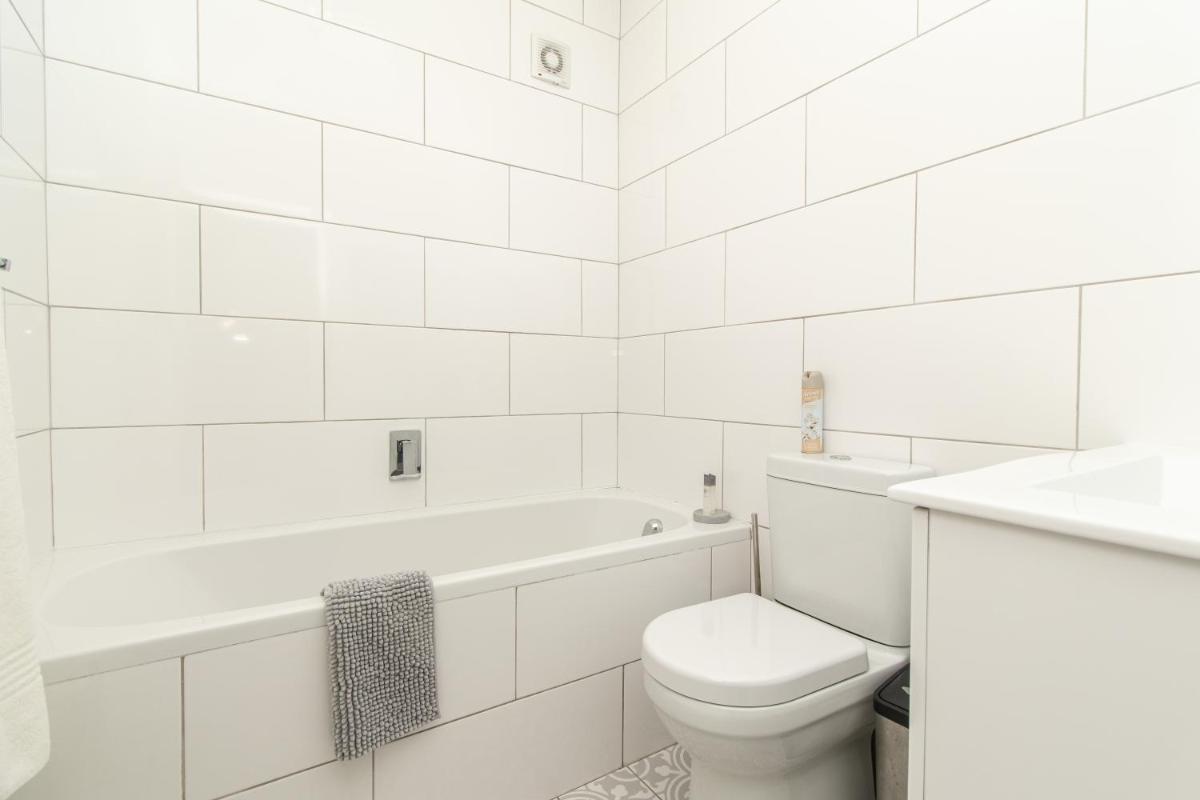 Brookes Hill Suites Luxury Apartment 124 - Hizvo