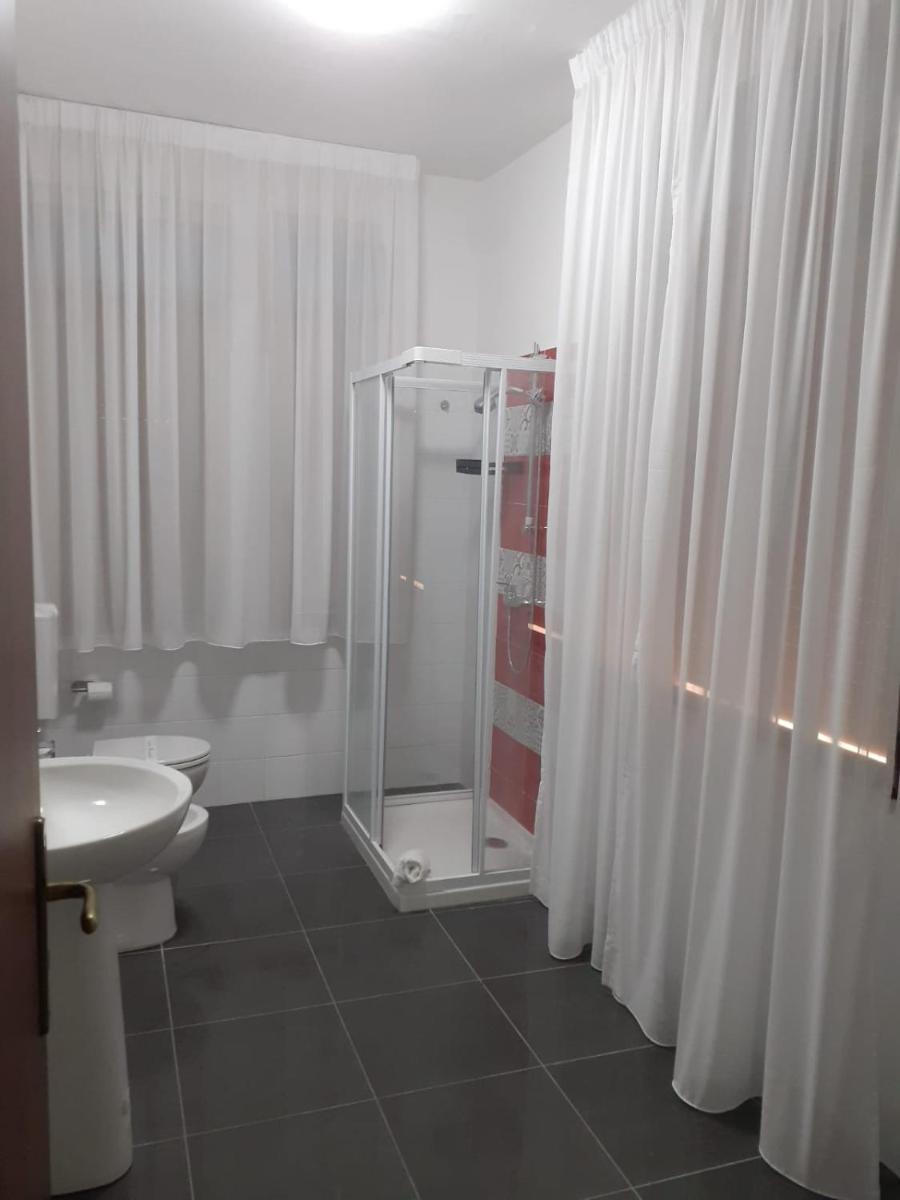 LOVELY BIANCO - Rooms & Apartment - Housity