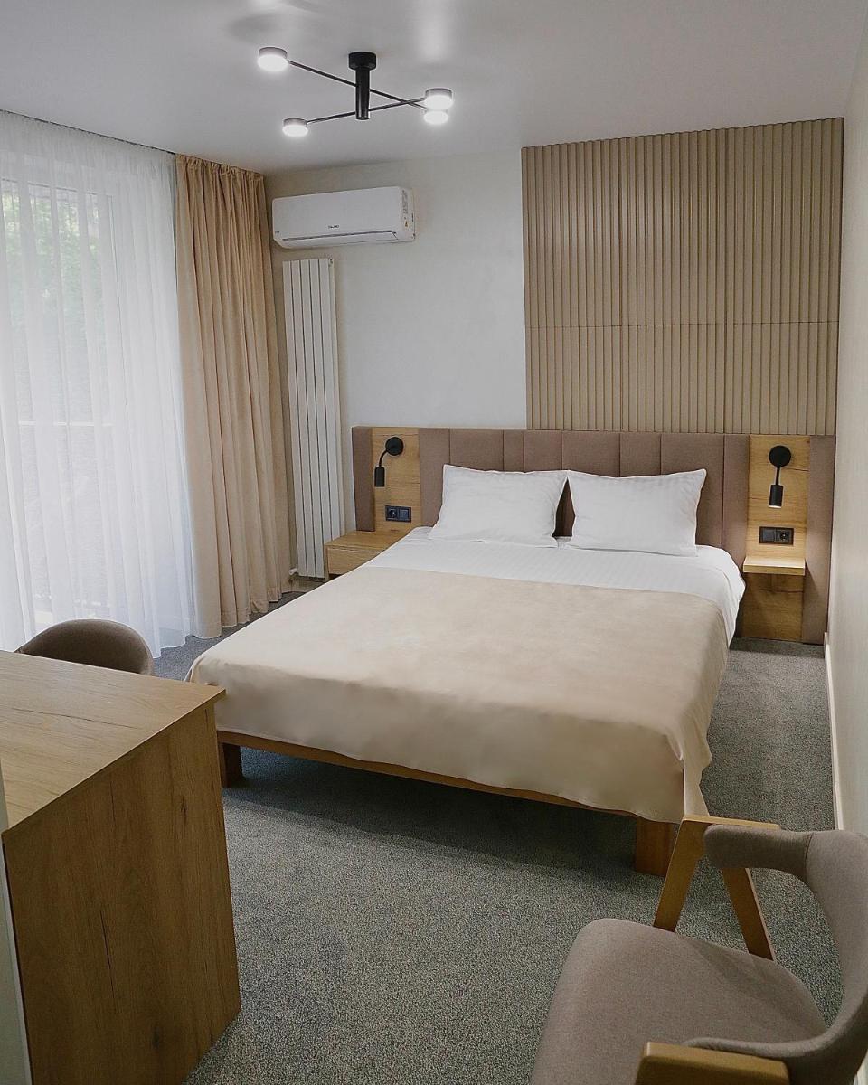 Duboviy Gai Hotel - Hizvo