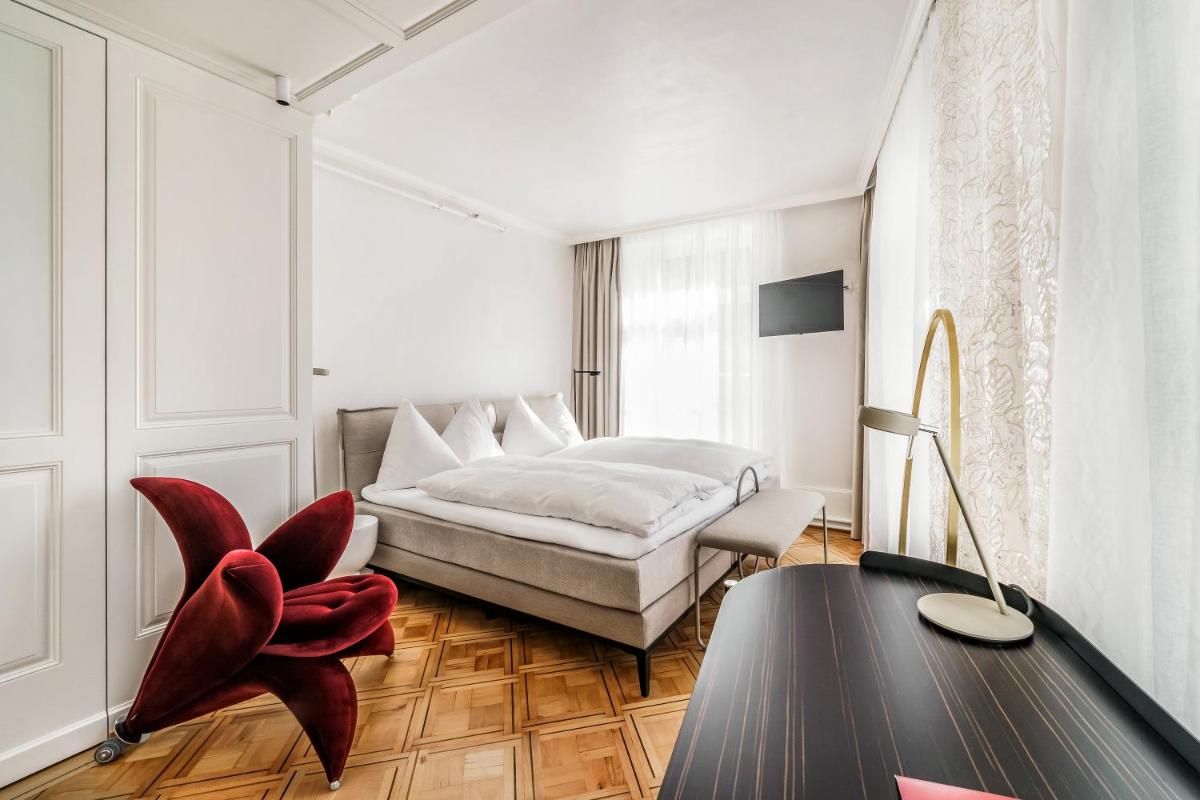 Hotel Blume - Swiss Historic Hotel - Housity