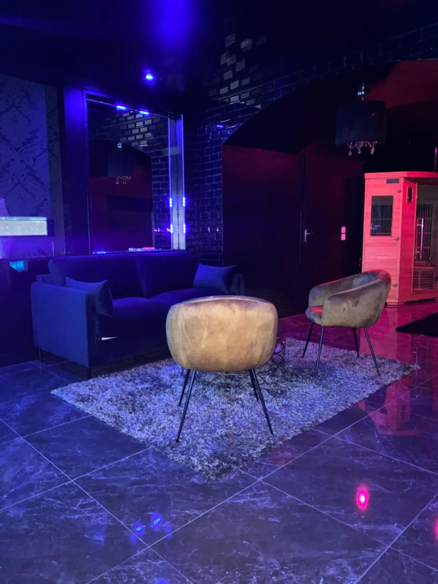 La Suite Marylin, Loft de 90m2 avec Sauna et Jacuzzi - Hizvo