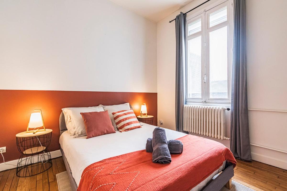 L'haussmannien - Spacieux 4 chambres - Centre - Gare - Housity
