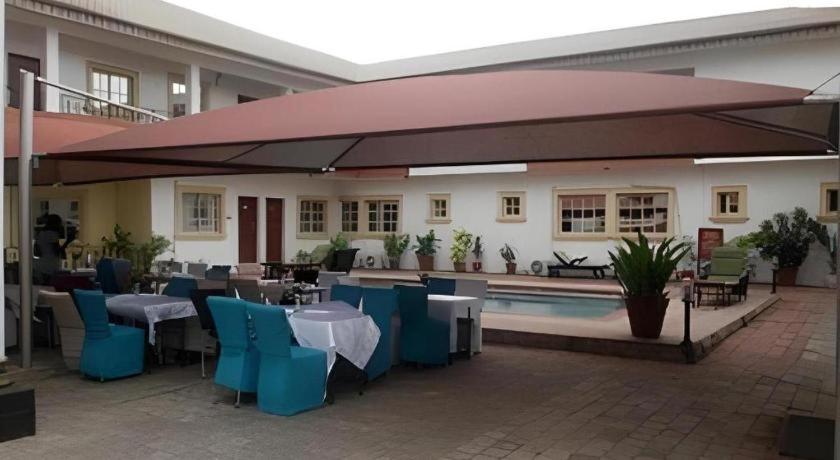 Whitehouse Hotels & Conference Center - Housity