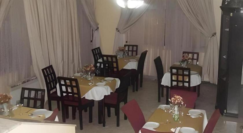 Whitehouse Hotels & Conference Center - Housity