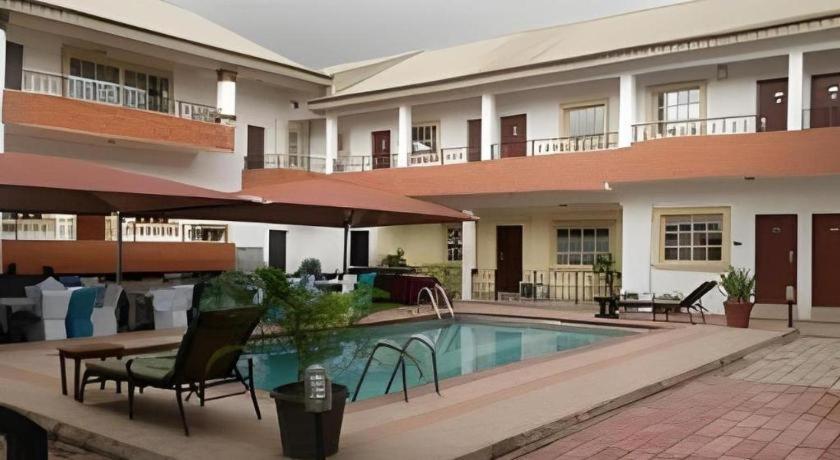 Whitehouse Hotels & Conference Center - Housity