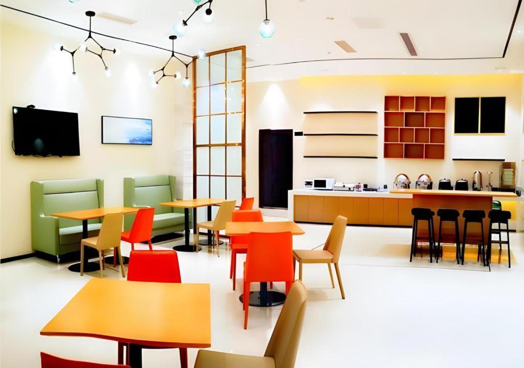 Suitetrails - City Comfort Inn Chengdu Pengzhou Passenger Center
