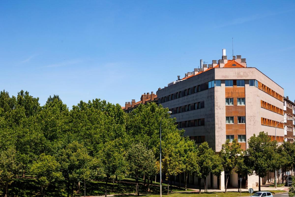 Hotel Logroño - Housity
