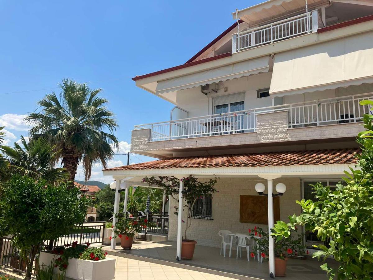 Suitetrails - Villa Dimitris Apartments & Bungalows