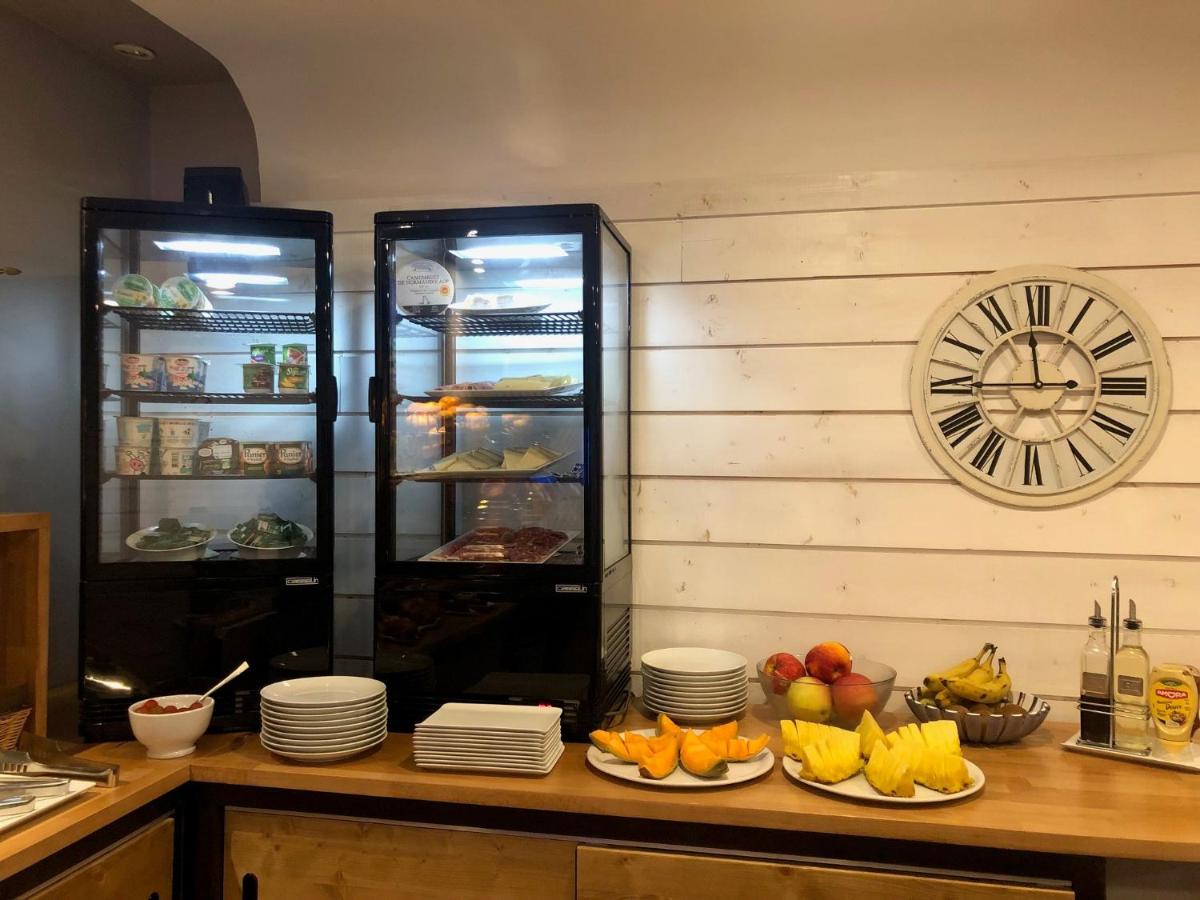 Nourriture dans l'hôtel ou à proximité