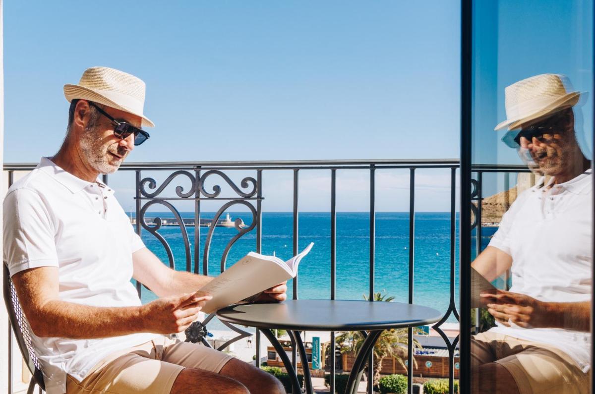 Vue générale sur la mer ou vue sur la mer prise depuis l'hôtel