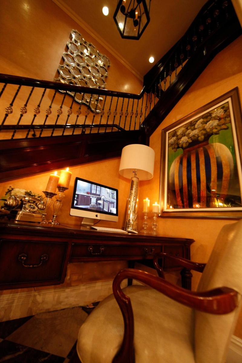 The Inn At Fox Hollow Hotel - Housity