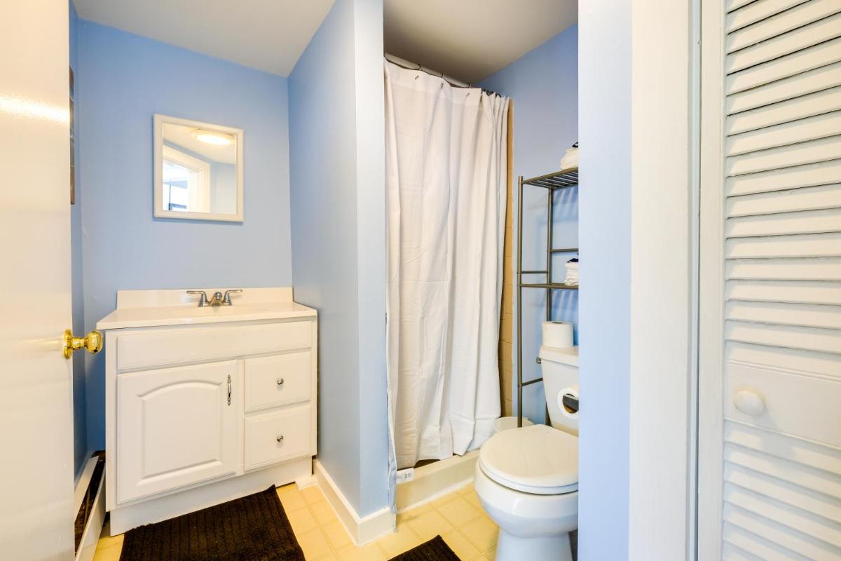 Cozy Water-View Apt in the Heart of Downtown! - Housity