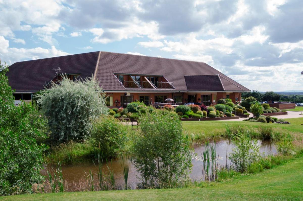 The Chase Golf & Country Club - Housity