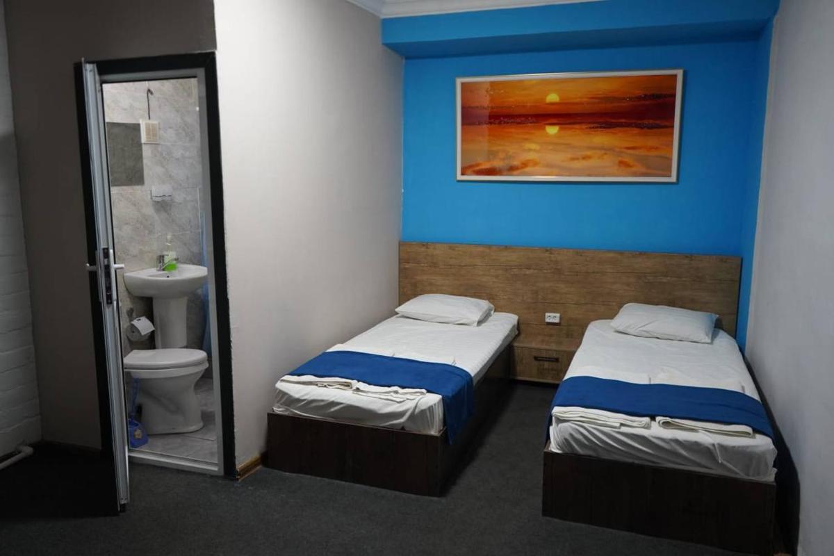 Ilhombek Guest House Hotel - Hizvo