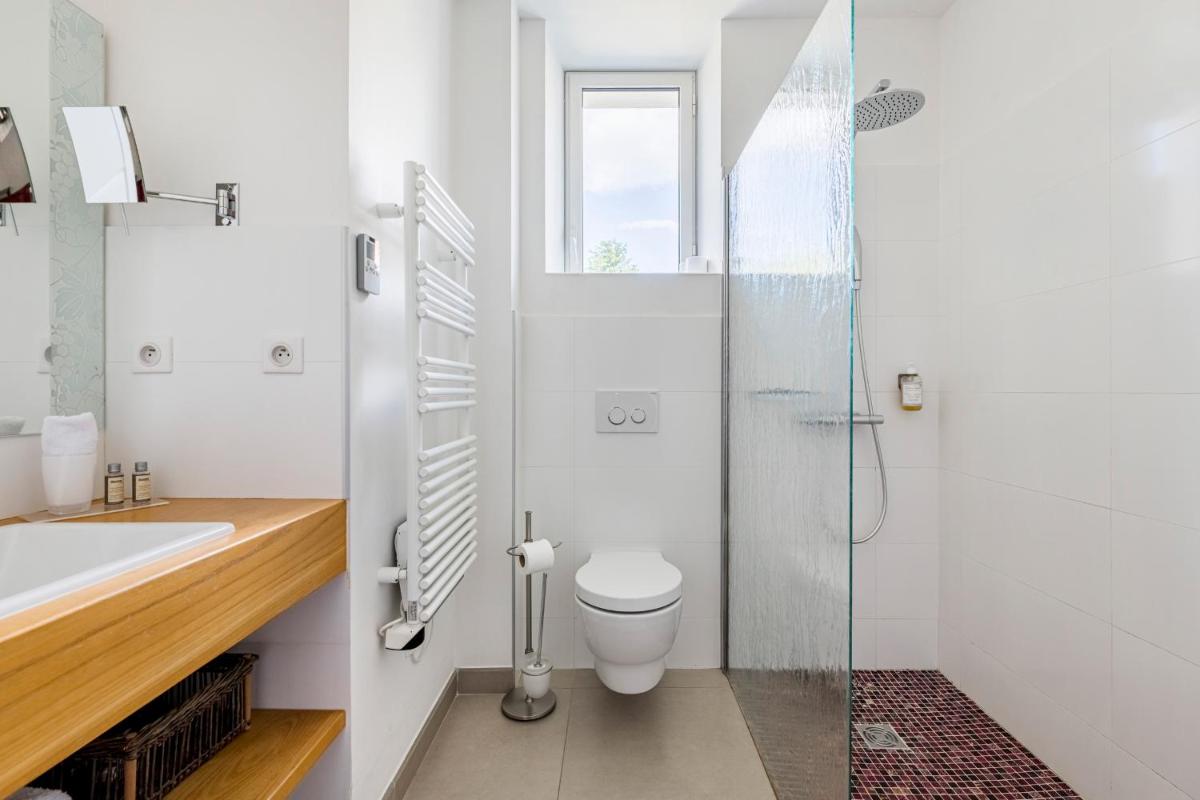 Salle de bains dans l'établissement Villa Elisa M