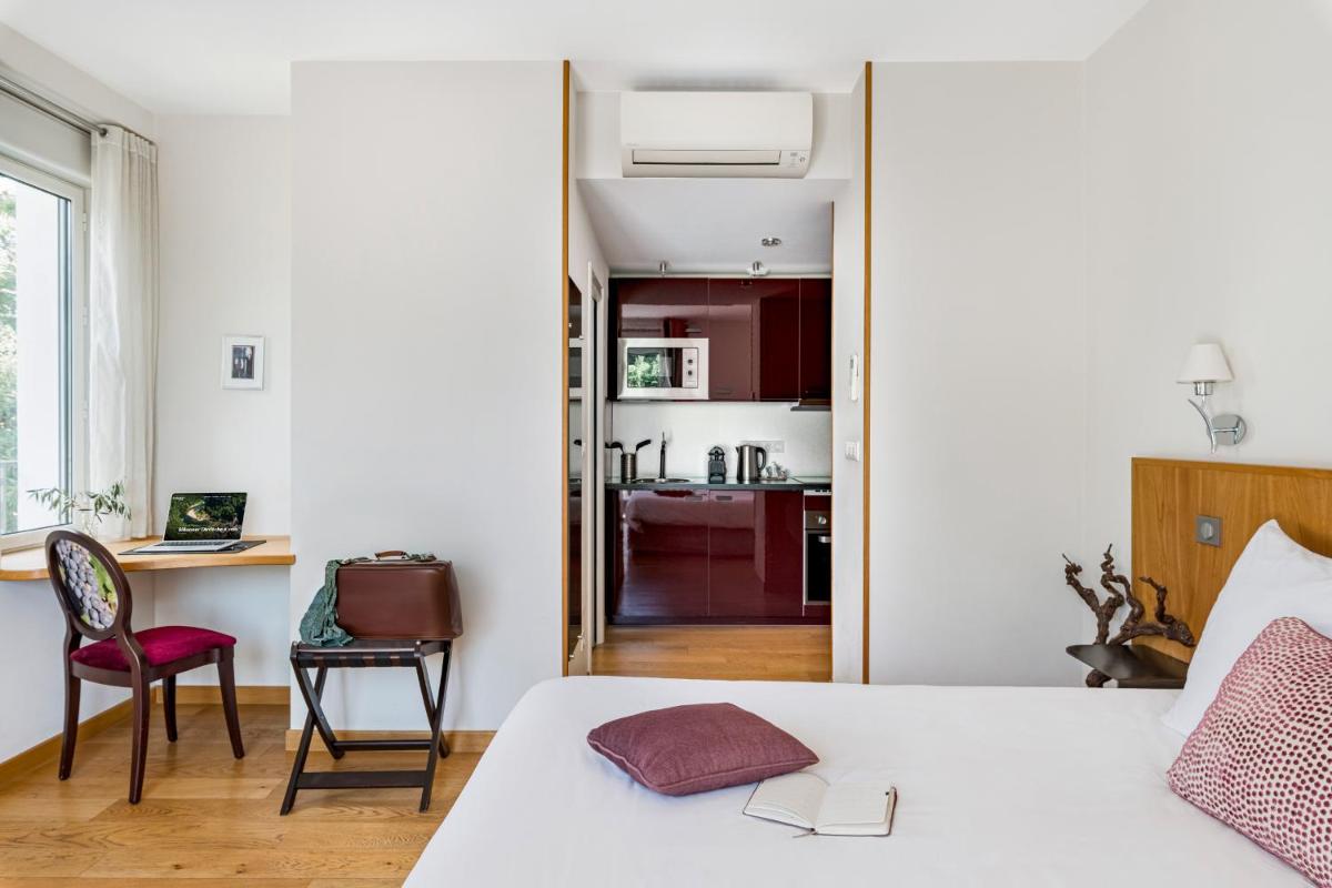 Cuisine ou kitchenette dans l'établissement Villa Elisa M