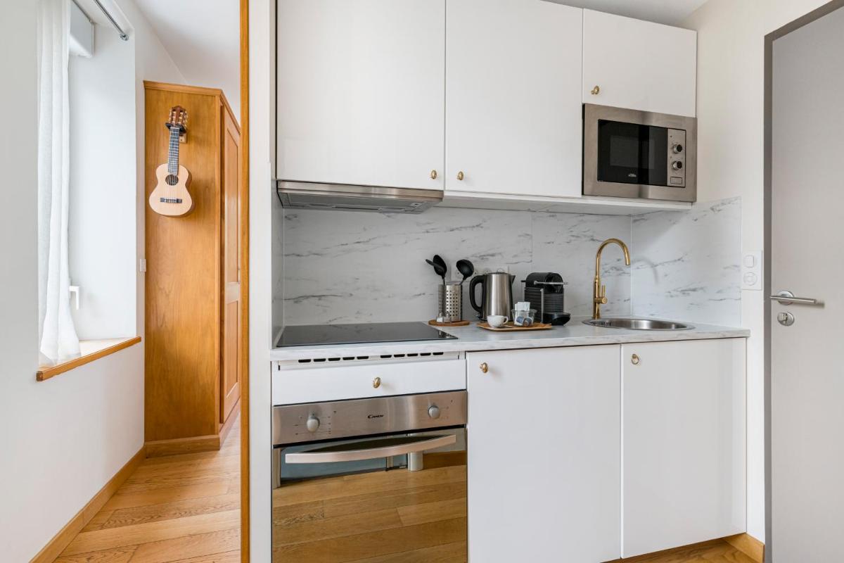 Cuisine ou kitchenette dans l'établissement Villa Elisa M