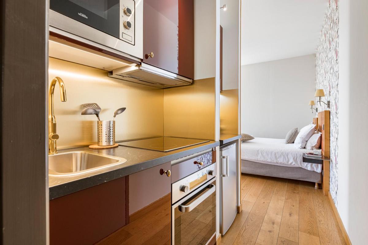 Cuisine ou kitchenette dans l'établissement Villa Elisa M
