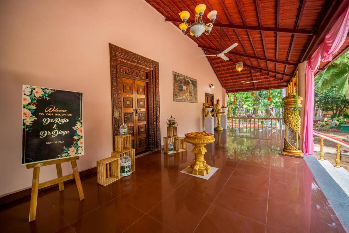 Hotel Sadhabishegam - Housity