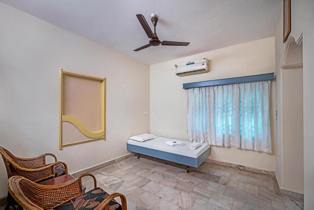 Hotel Sadhabishegam - Housity