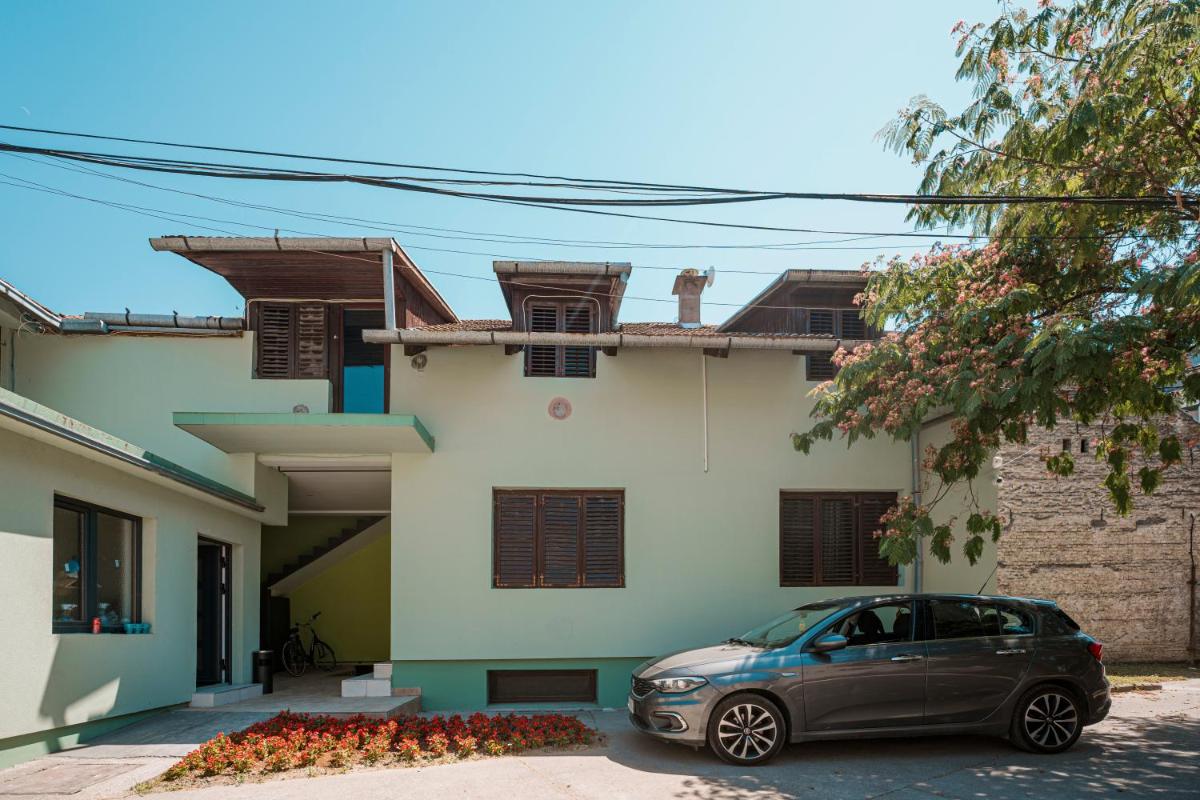 Cozy Nook B&B - Free Private Parking - Hizvo
