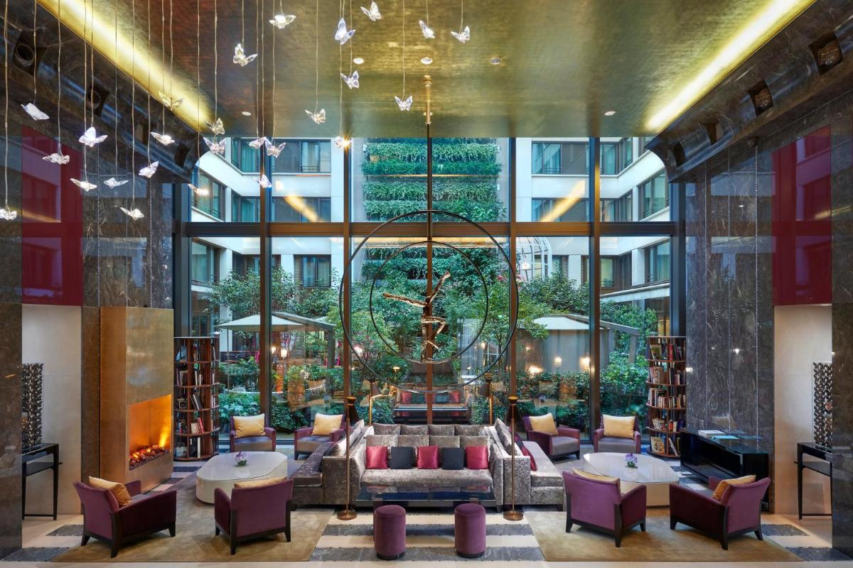 Coin salon dans l'établissement Mandarin Oriental, Paris