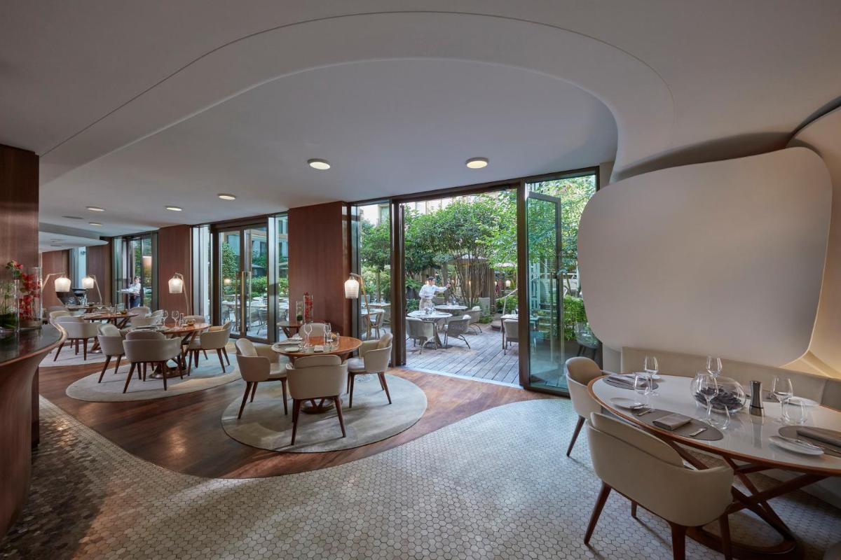 Coin salon dans l'établissement Mandarin Oriental, Paris