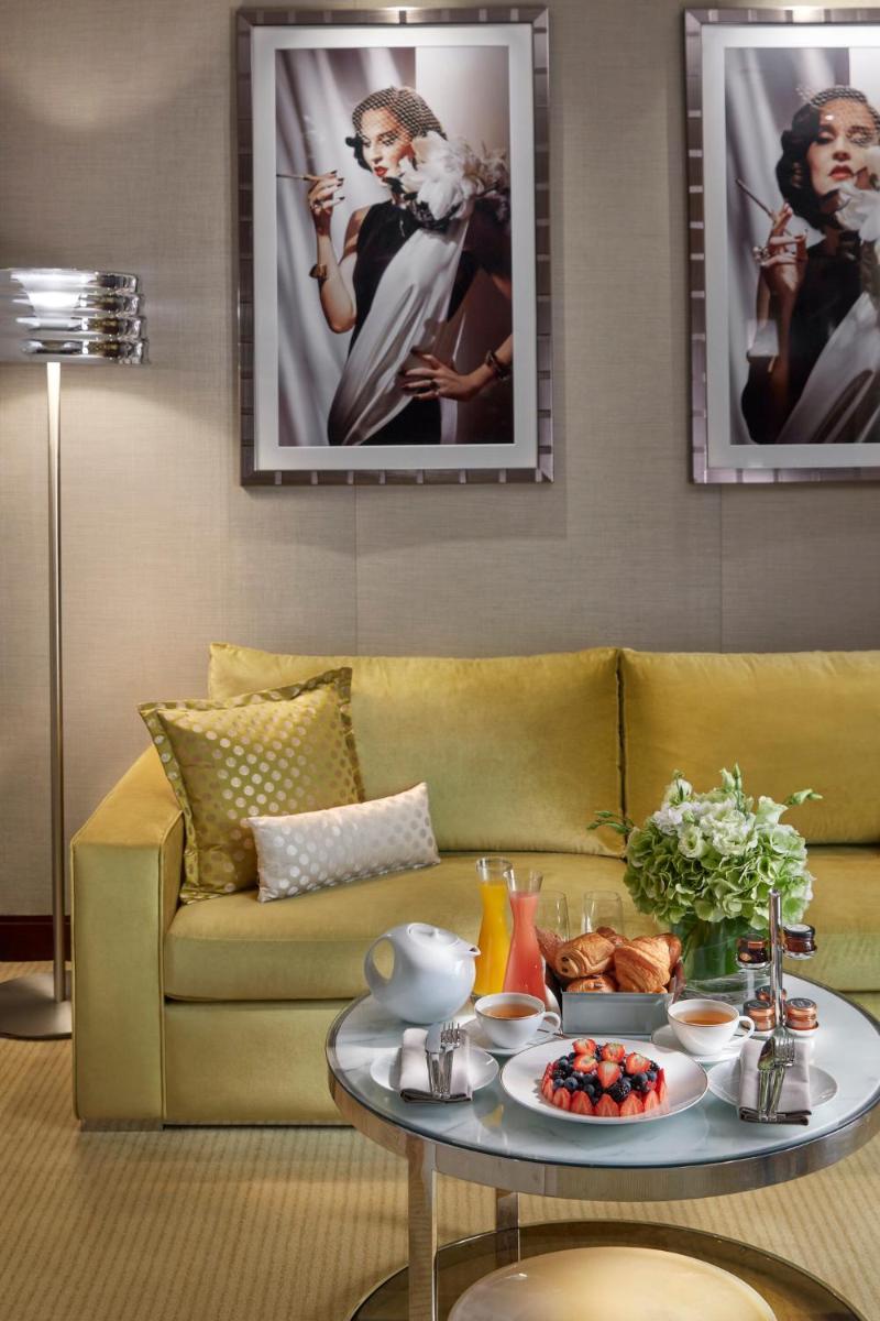 Coin salon dans l'établissement Mandarin Oriental, Paris