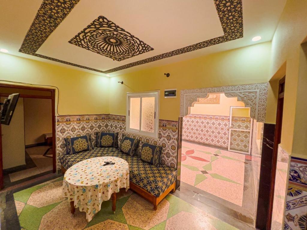 dar haut de gamme Et à un prix imaginaire Hostcom For families only - Housity