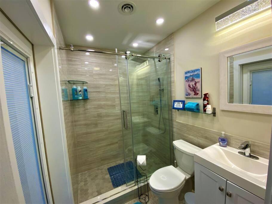 Deerfield Beach heated pool house - Housity