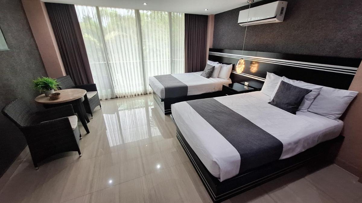 Hotel & Suites Country - Housity