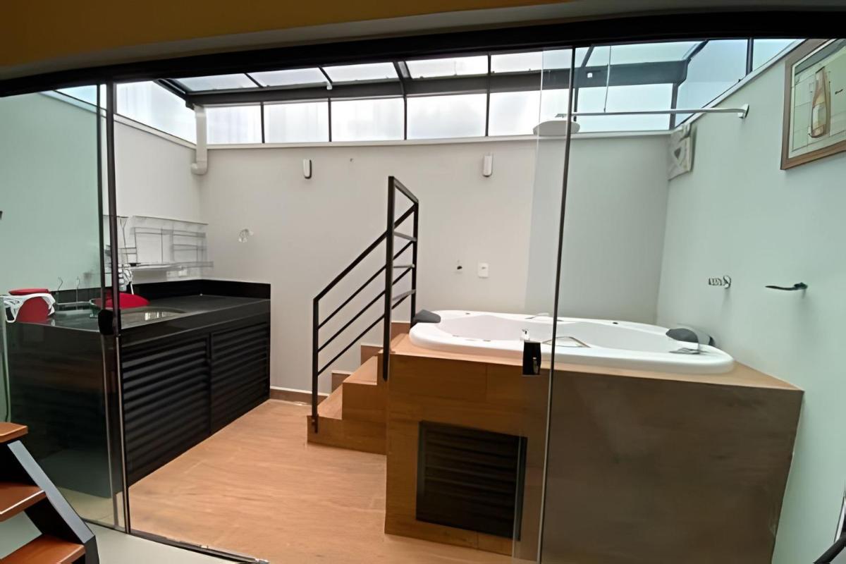 Loft com Hidromassagem - Housity