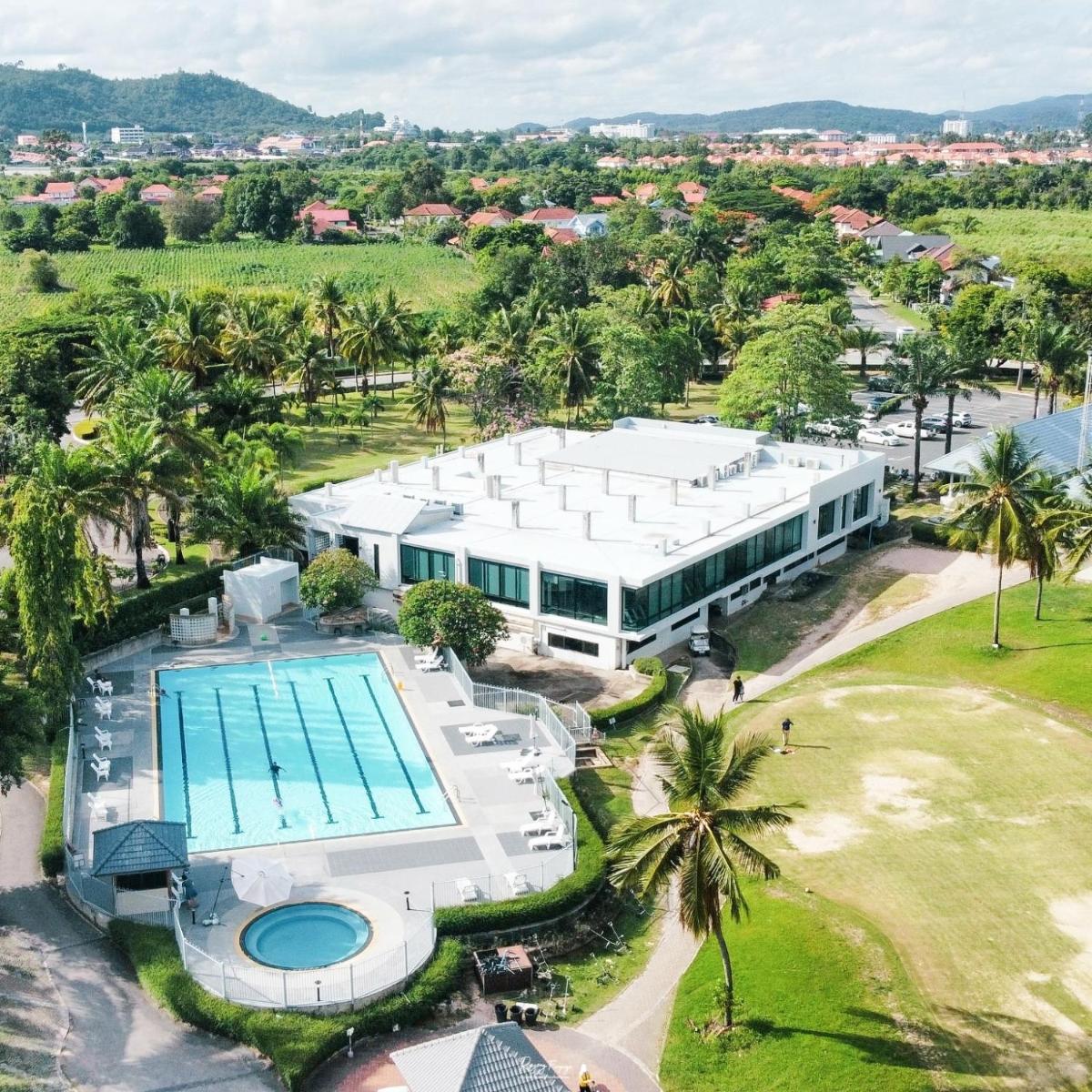 Seastar Hotel and Service Apartment - Housity