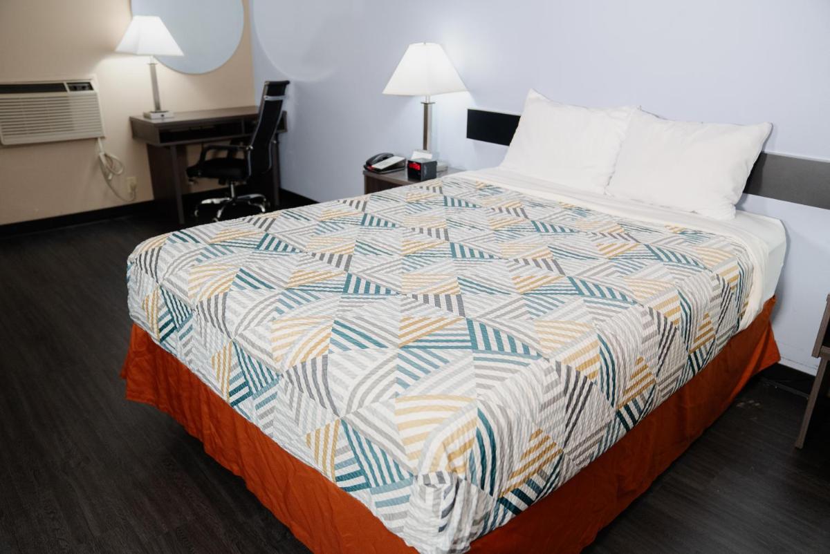Motel 6 Litchfield, IL - Housity