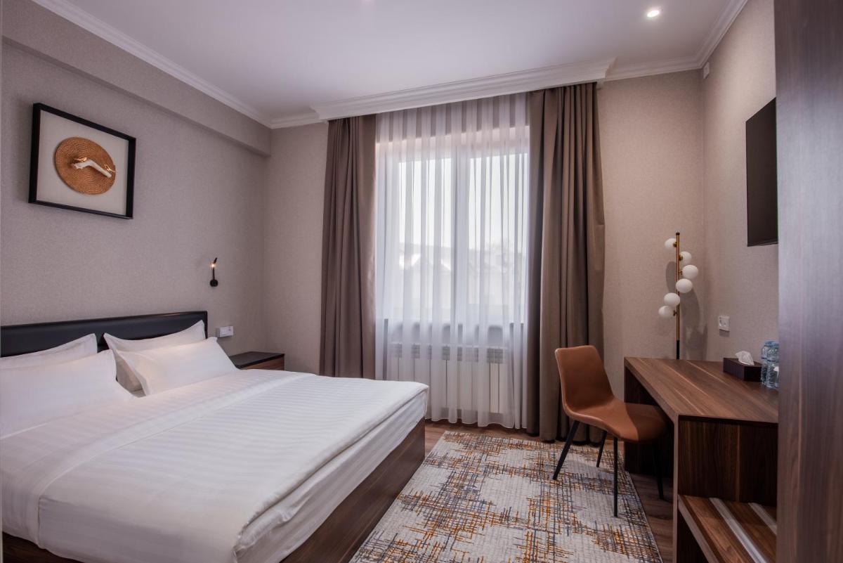Silk Road Premium Hotel - Housity
