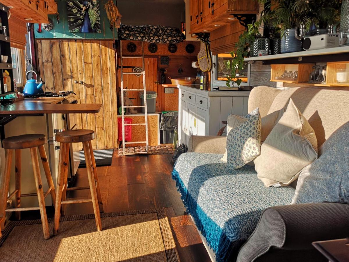 Glamp in Style in an Unique Horsebox Home - Housity