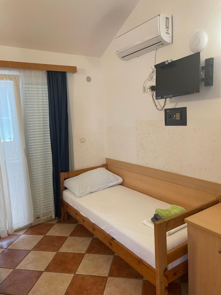 Apartments Pag-Travel - Housity