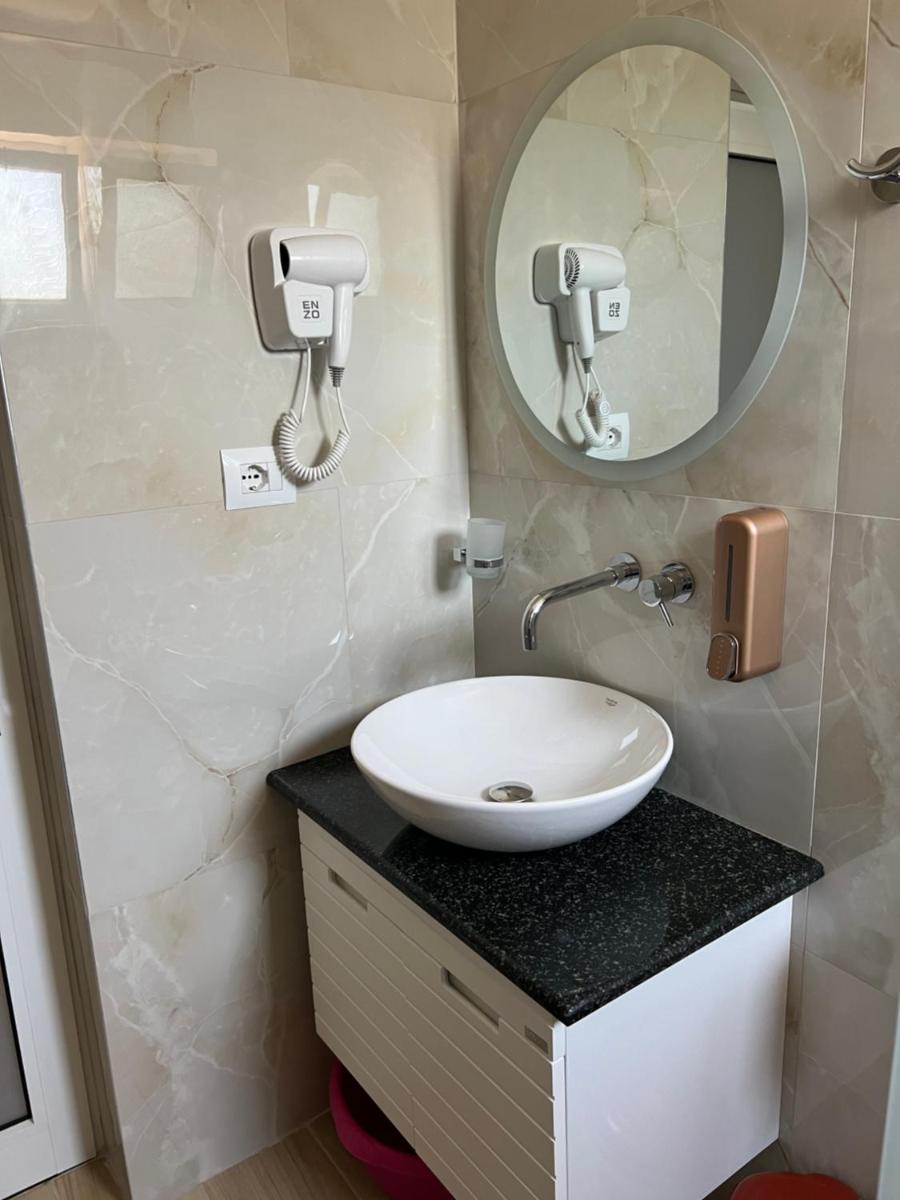 Golden Villa Ksamil - Housity