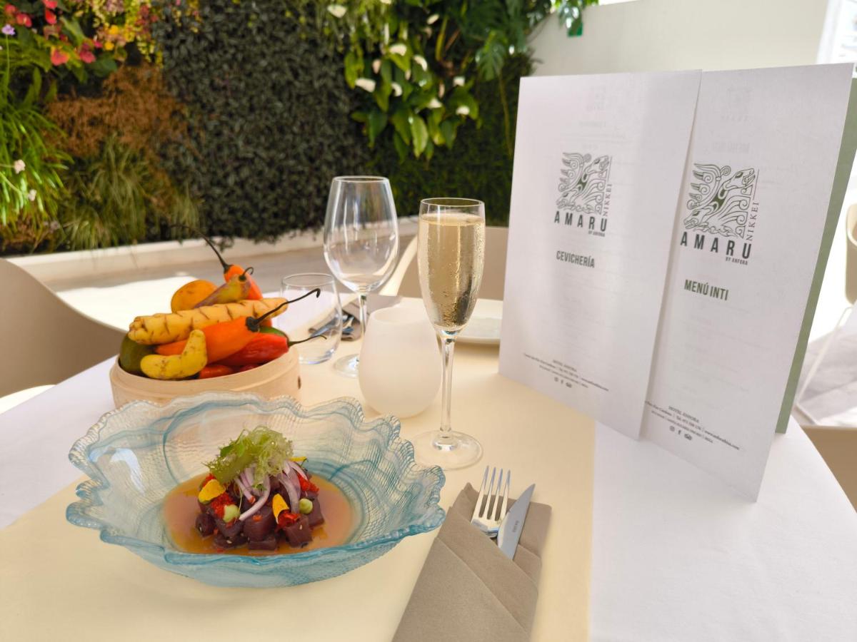 Comida en o cerca de este hotel