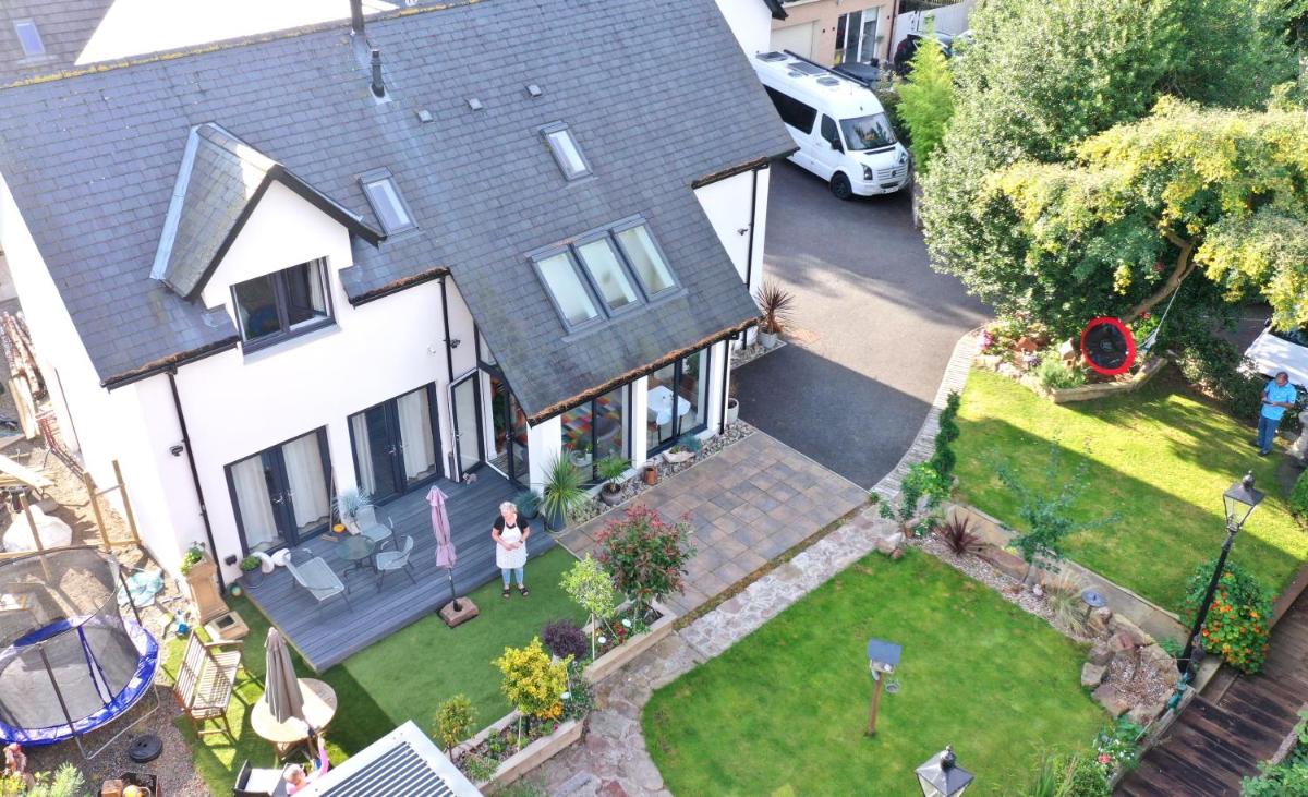 Pinewood Cottage Apartment & B&B Inverness - Housity