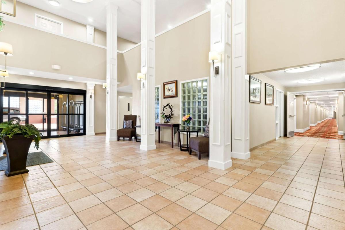 Best Western Okmulgee - Housity